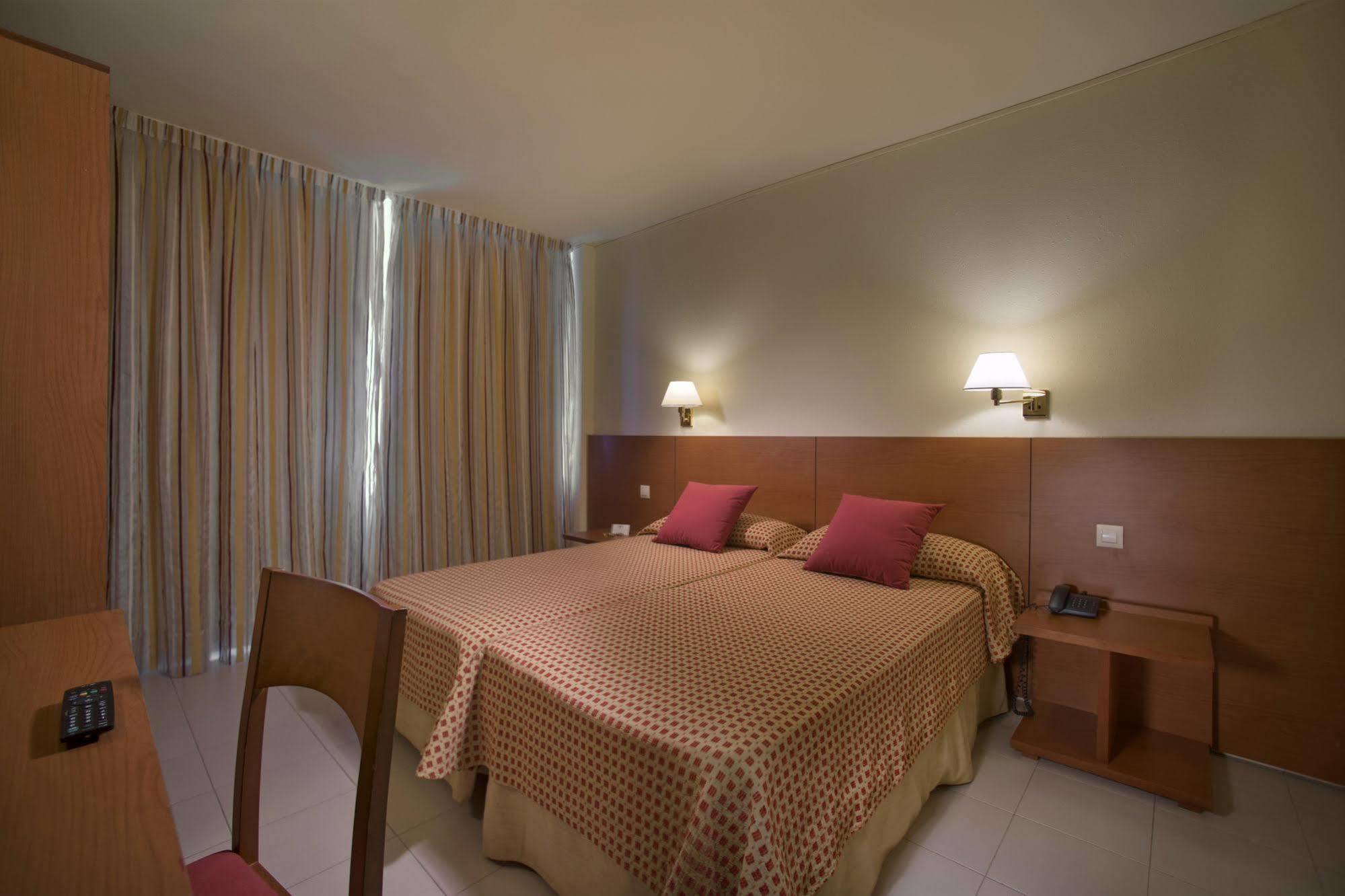Hotel Spa Mediterraneo Park Roses Eksteriør bilde